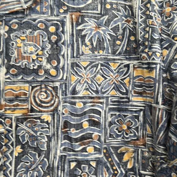 RJC Hawaiian Shirt - Picture 3 of 3